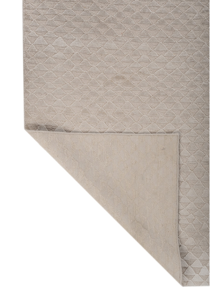 aprezo ivory wool and bamboo silk hand knotted Rug - Backing Shot