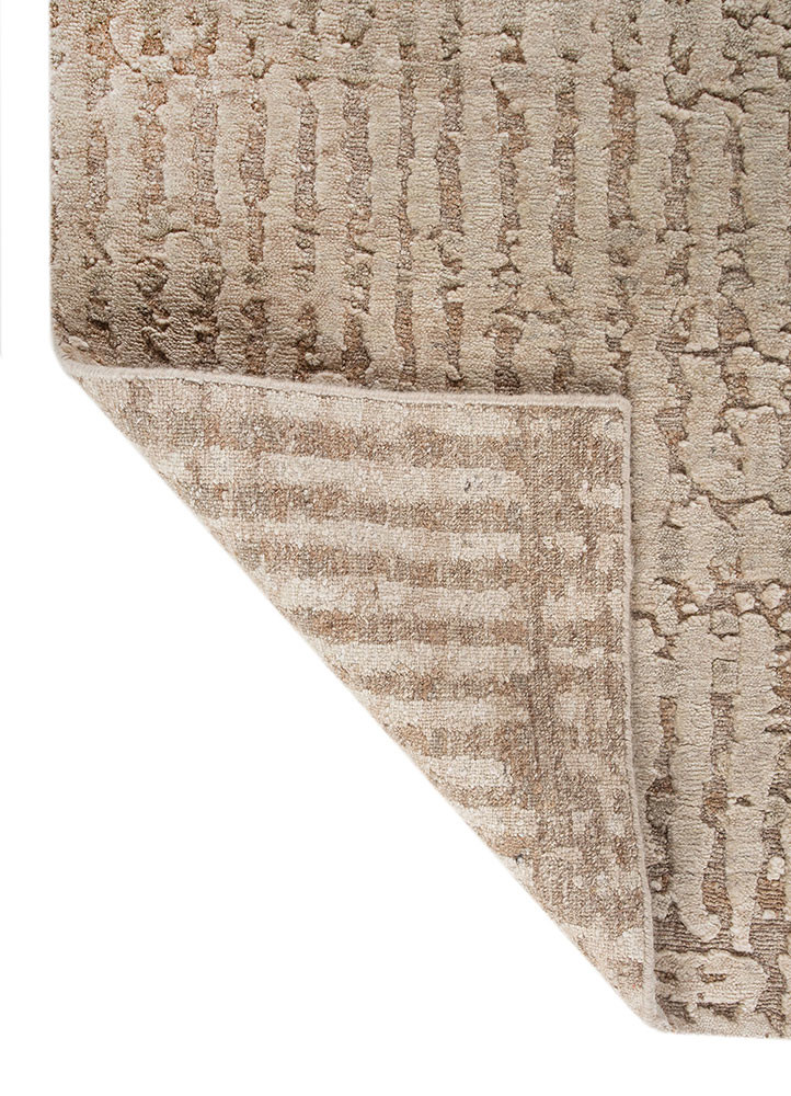 uvenuti ivory wool hand knotted Rug - Backing Shot