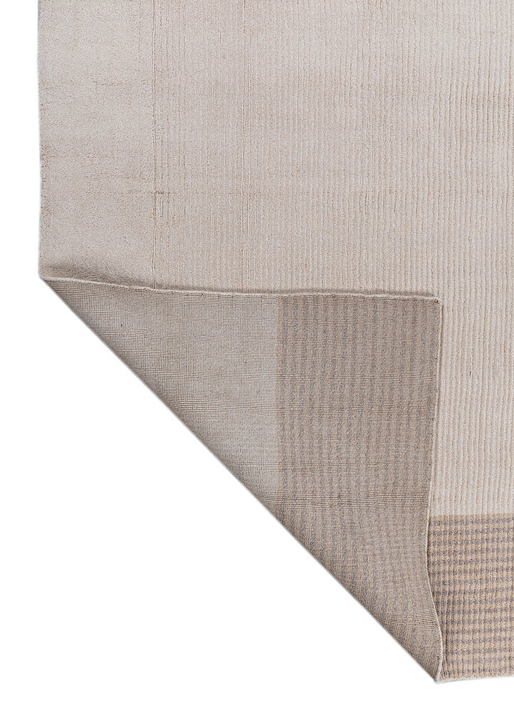 aprezo ivory acrylic hand loom Rug - Backing Shot