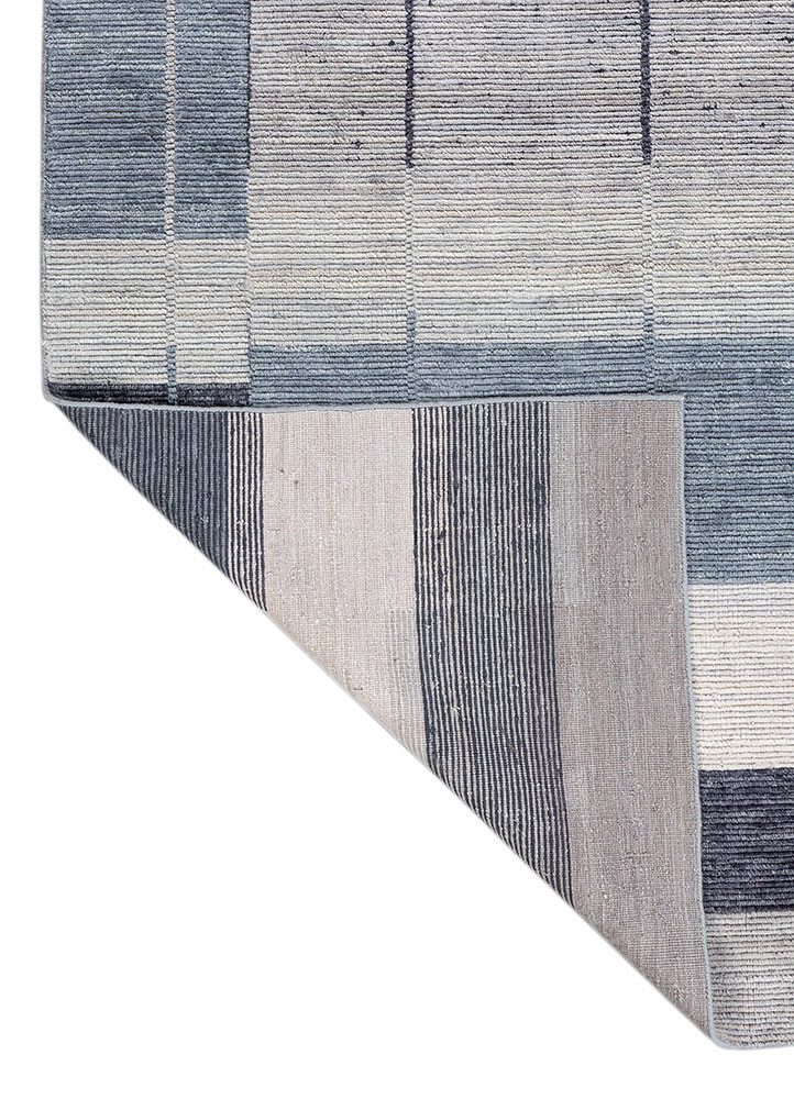 saga grey and black wool hand loom Rug - Backing Shot saga grey and black wool hand loom Rug - Backing Shot