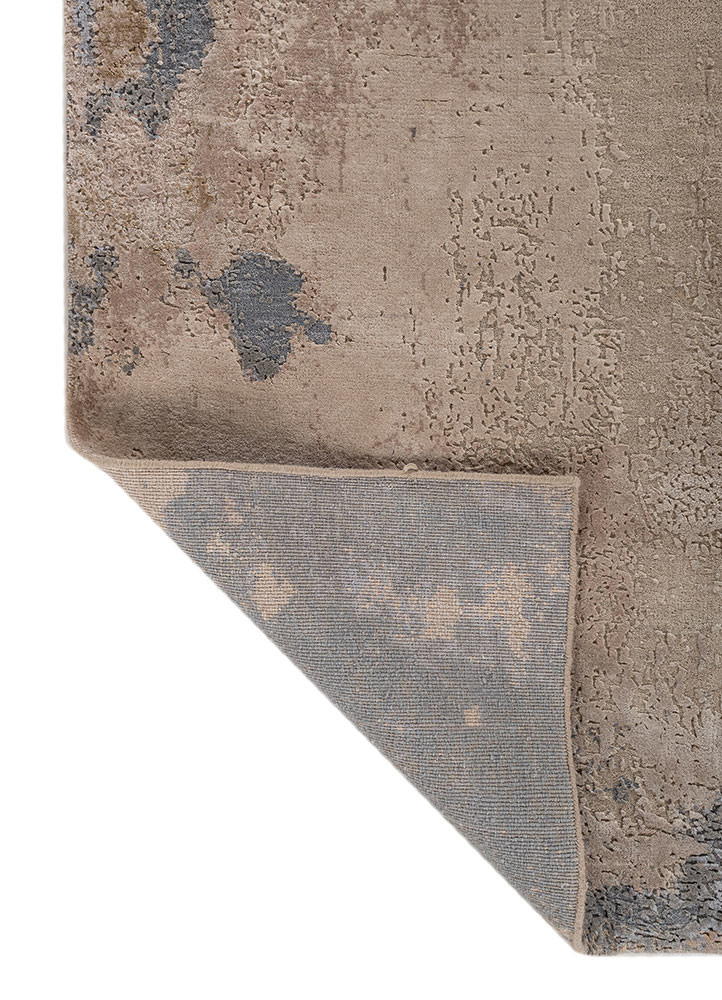 uvenuti ivory wool and bamboo silk hand knotted Rug - Backing Shot