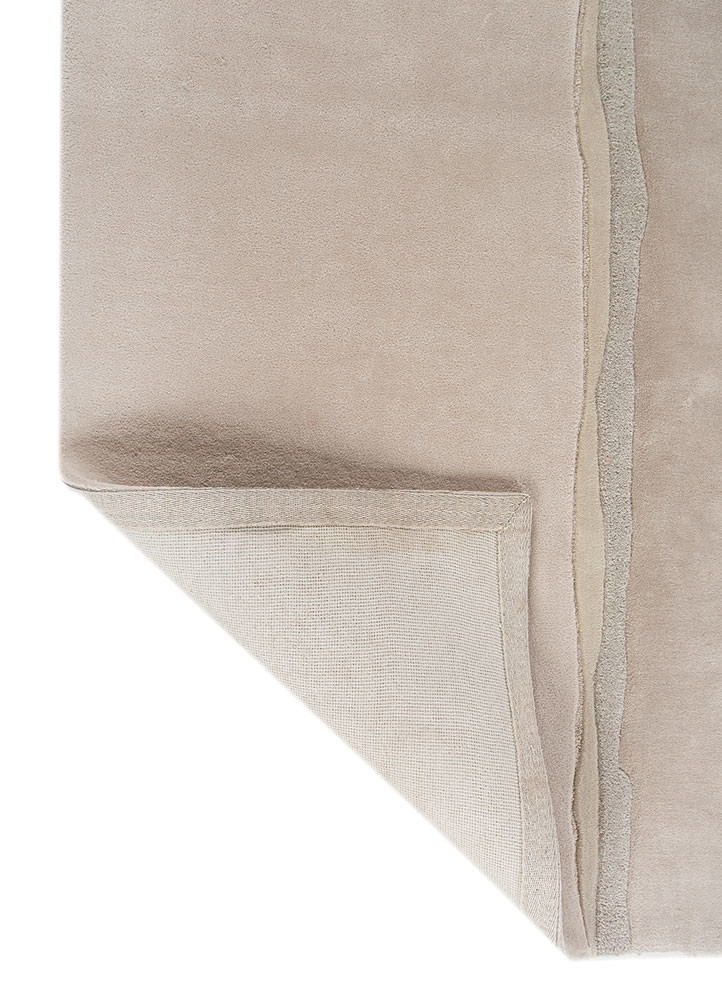 aprezo ivory wool and viscose hand tufted Rug - Backing Shot aprezo ivory wool and viscose hand tufted Rug - Backing Shot