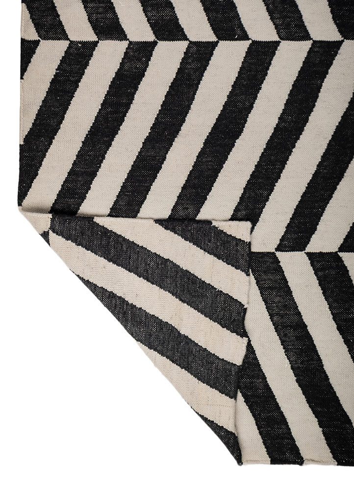 indusbar ivory wool flat weaves Rug - Backing Shot